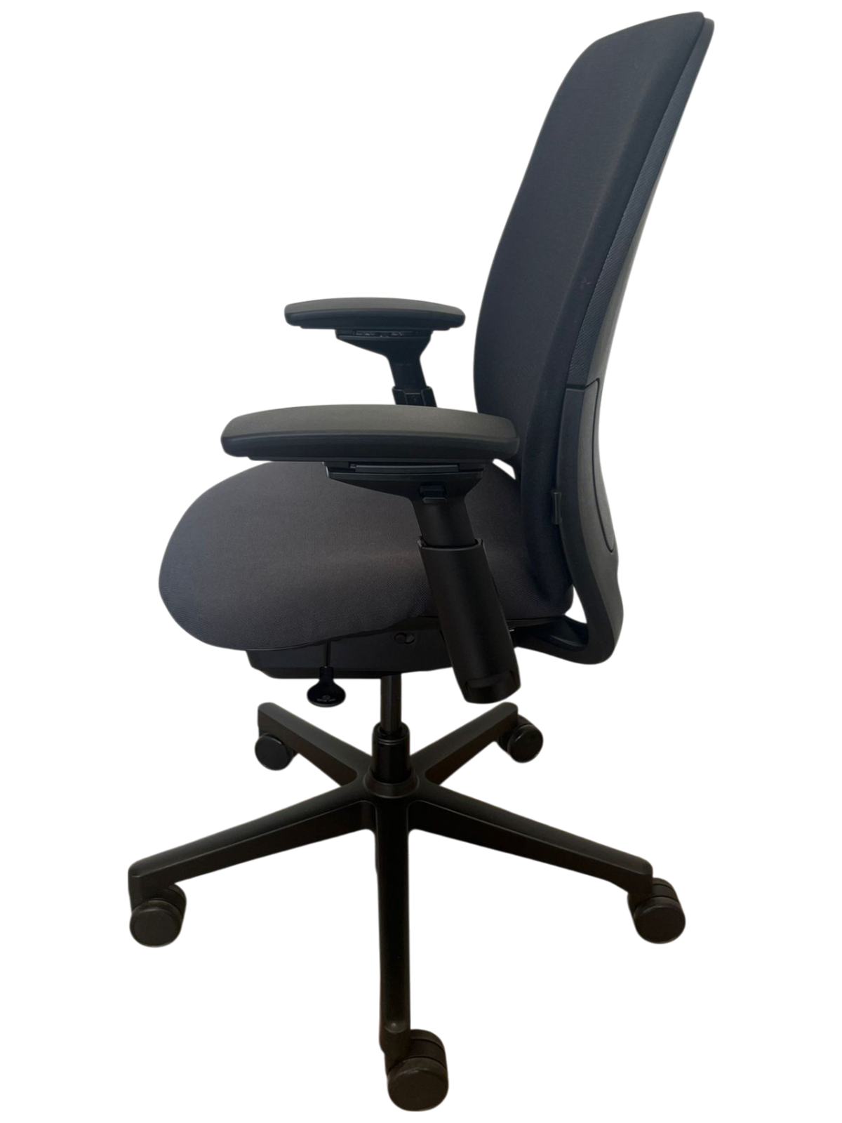 Steelcase Amia x Leap V2